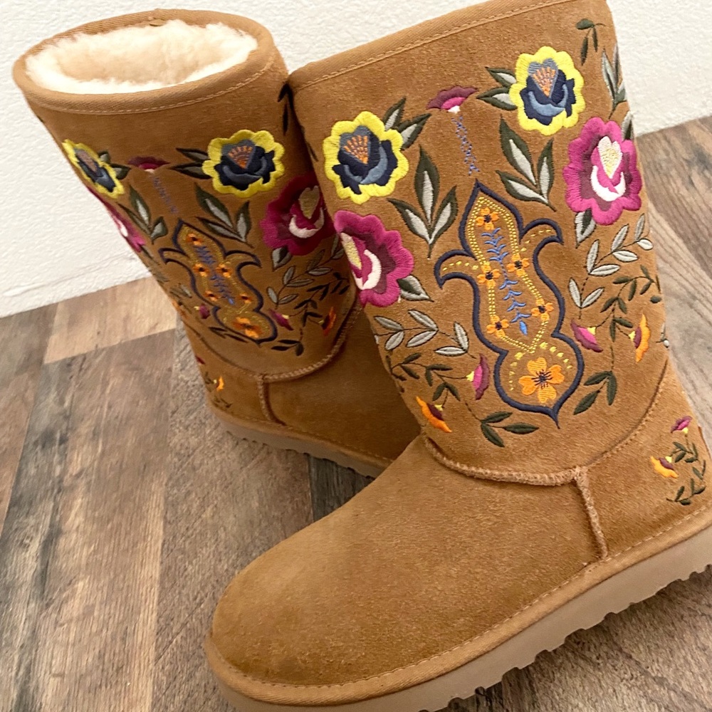Embroidered Ugg Boots: BRAND NEW